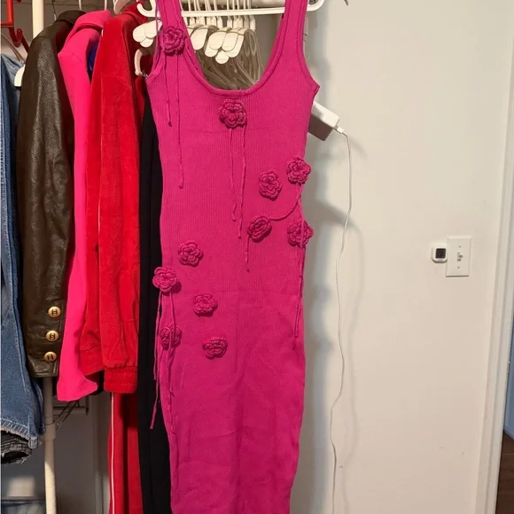 Fuchsia Sleeveless Floral Knit Dress - Women - Picture 2 of 6